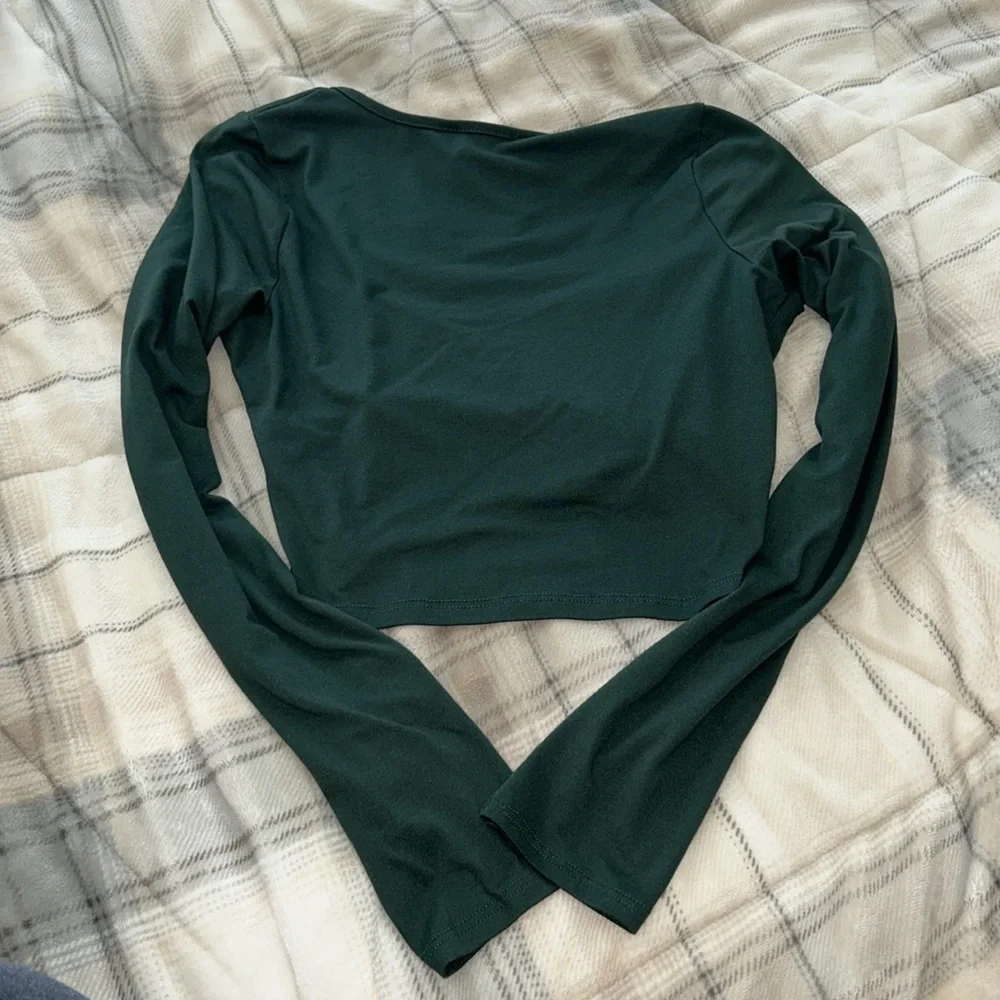Forever21 Long sleeve crossed front Dark Green Going Out Top - Picture 2 of 5
